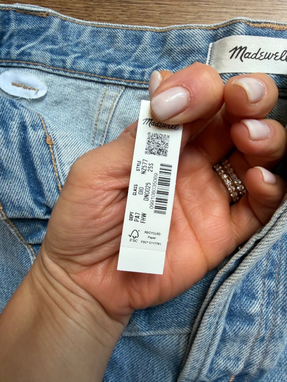 NWT Women's Madewell The Darted Barrel-Leg Jean, Size: 25 Short - Picture 6 of 6